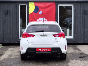 Toyota Auris 5
