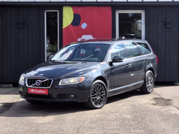 Volvo V70 3