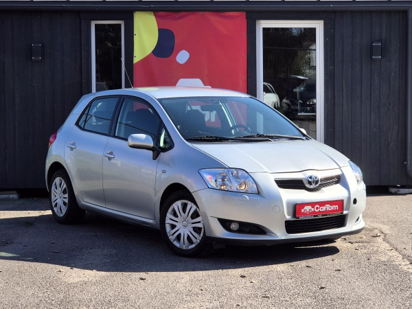 Toyota Auris 1