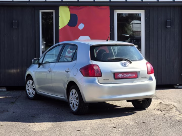Toyota Auris 4