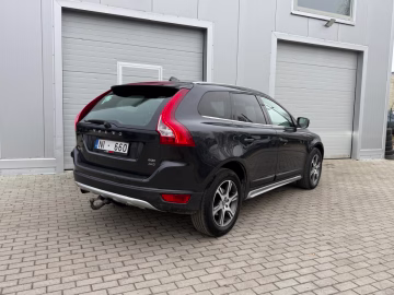 Volvo XC60 4