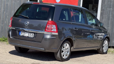 Opel Zafira 4