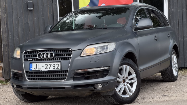 Audi Q7 1
