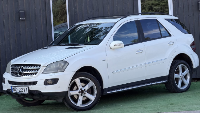 Mercedes-Benz ML 320 1