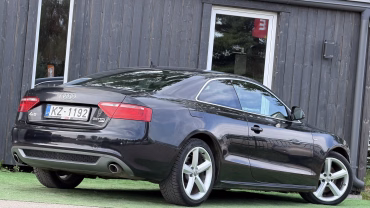 Audi A5 4