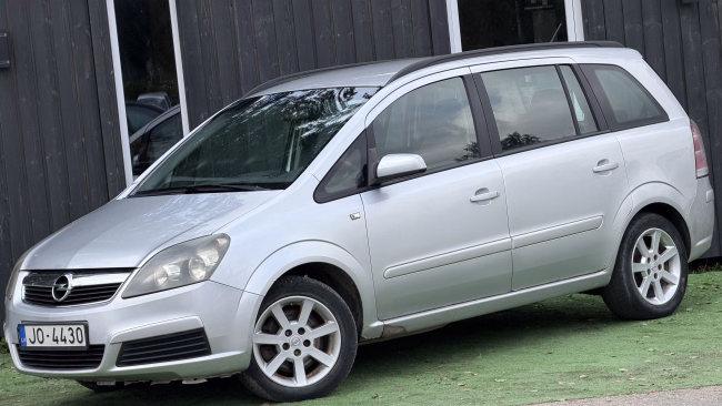 Opel Zafira 1