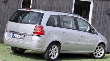 Opel Zafira 4