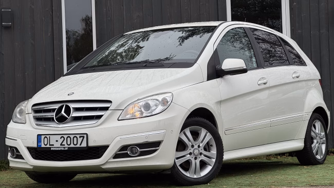 Mercedes-Benz B 180 1